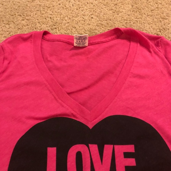 PINK V-Neck Logo T-Shirt - Picture 4 of 6